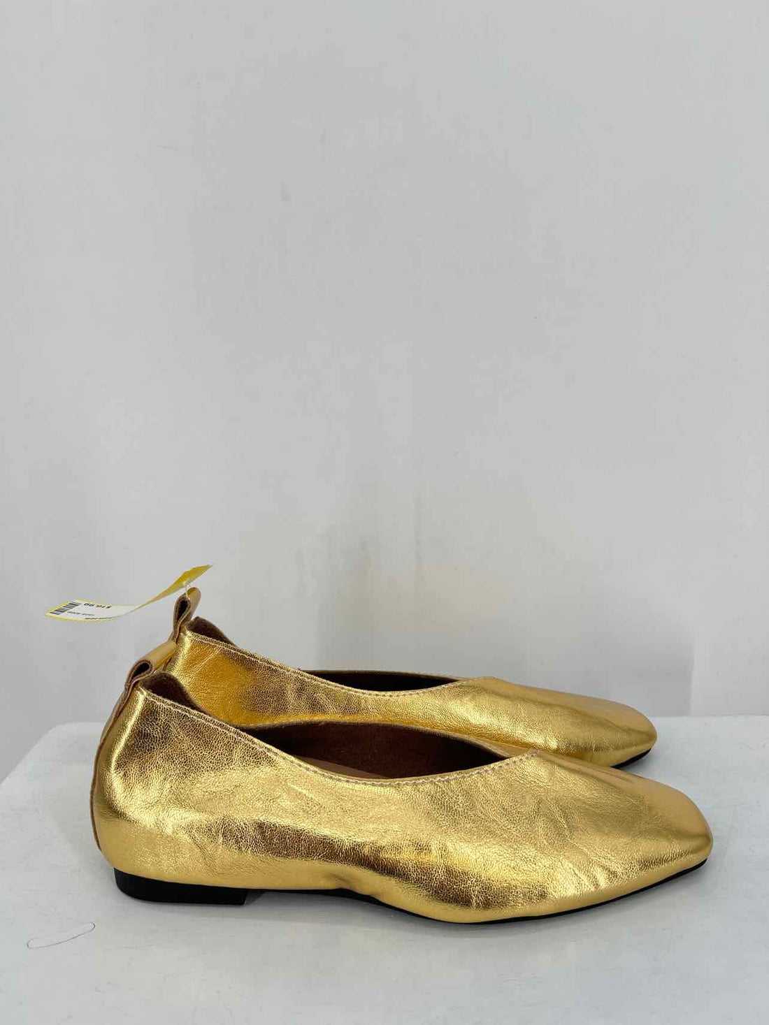 LUYTQ & LOVE Women Size 38 (7.5-8) Gold Flats