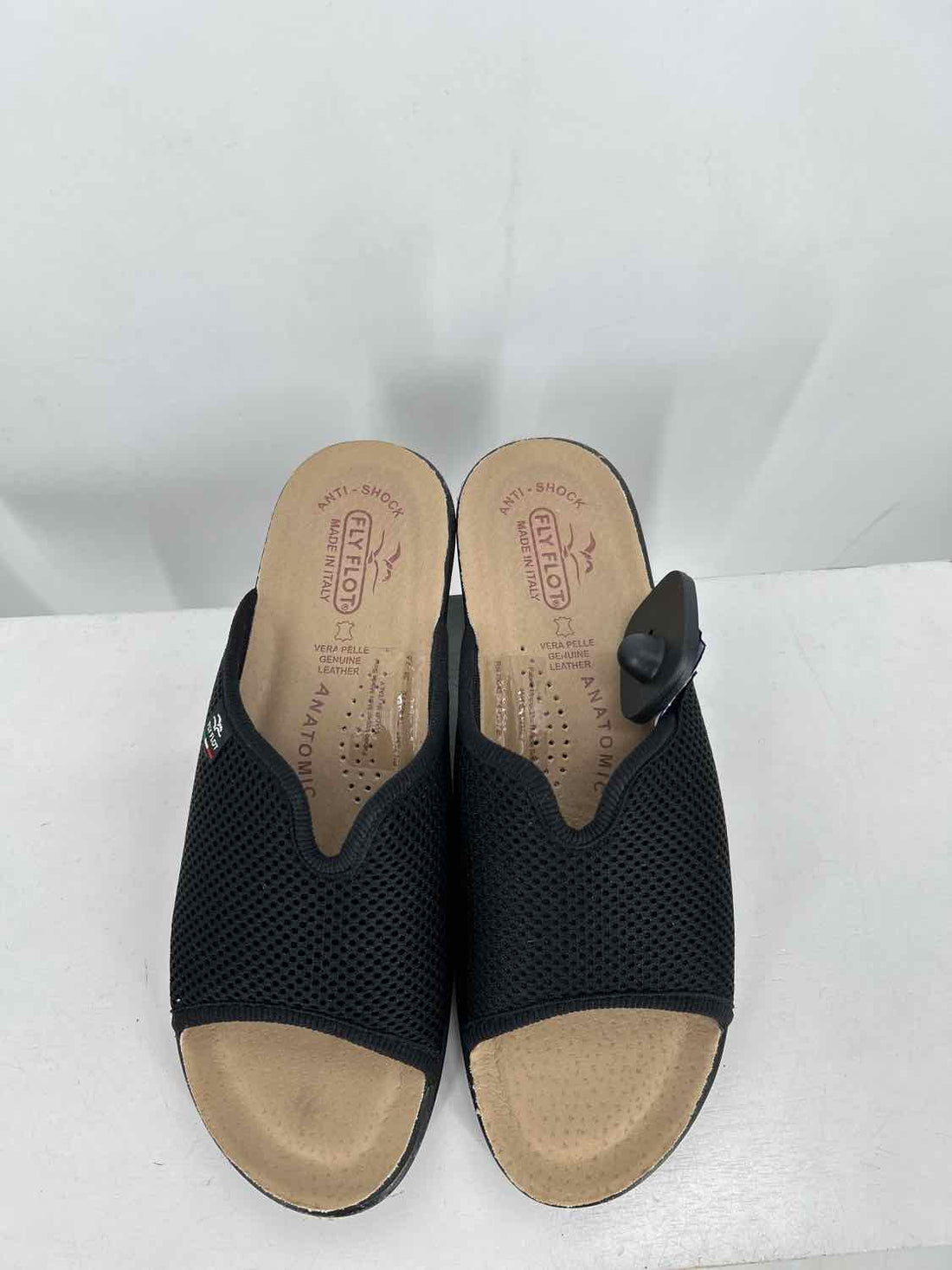 Fly Flot Women Size 38 (7.5-8) Black Slides
