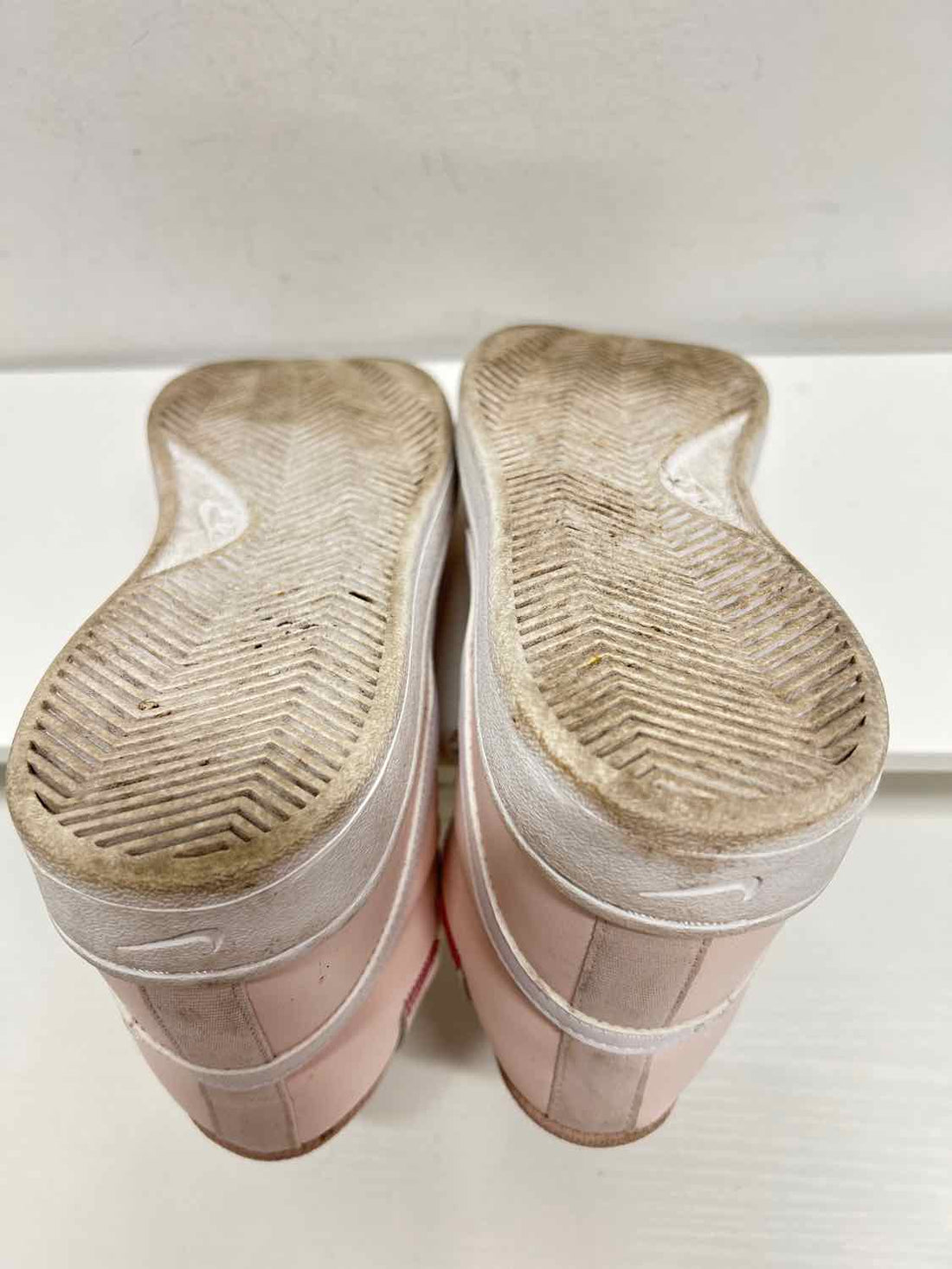 Nike Women Size 8.5 Light Pink Sneakers