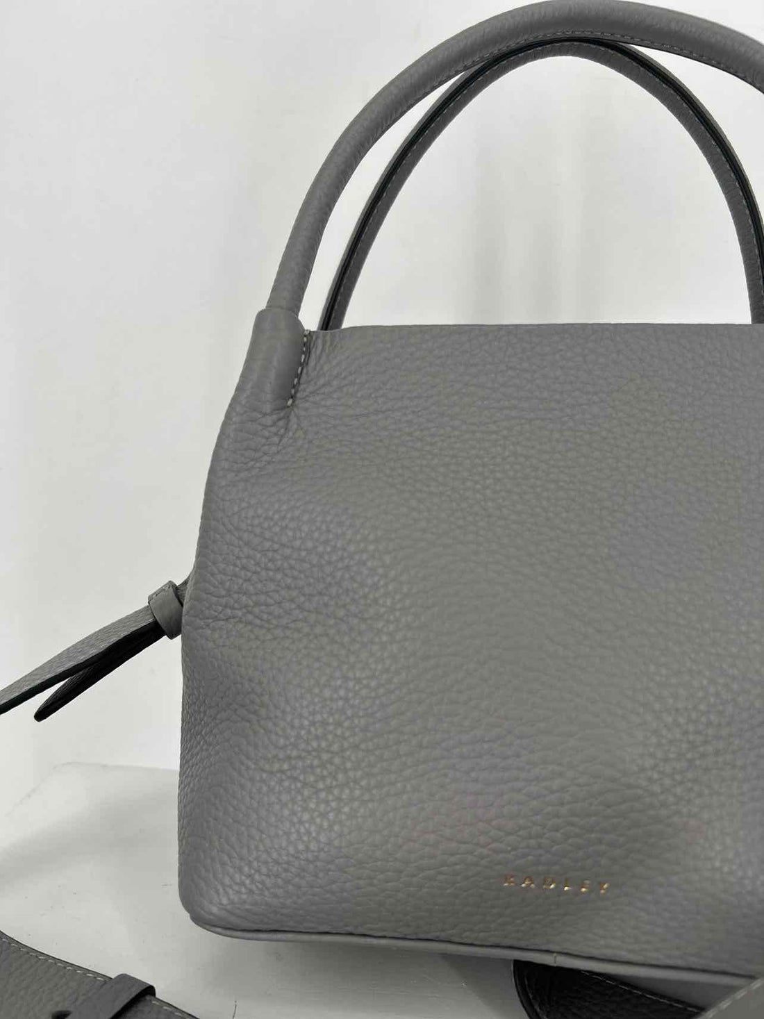 Radley London Gray Leather Pre Owned Crossbody