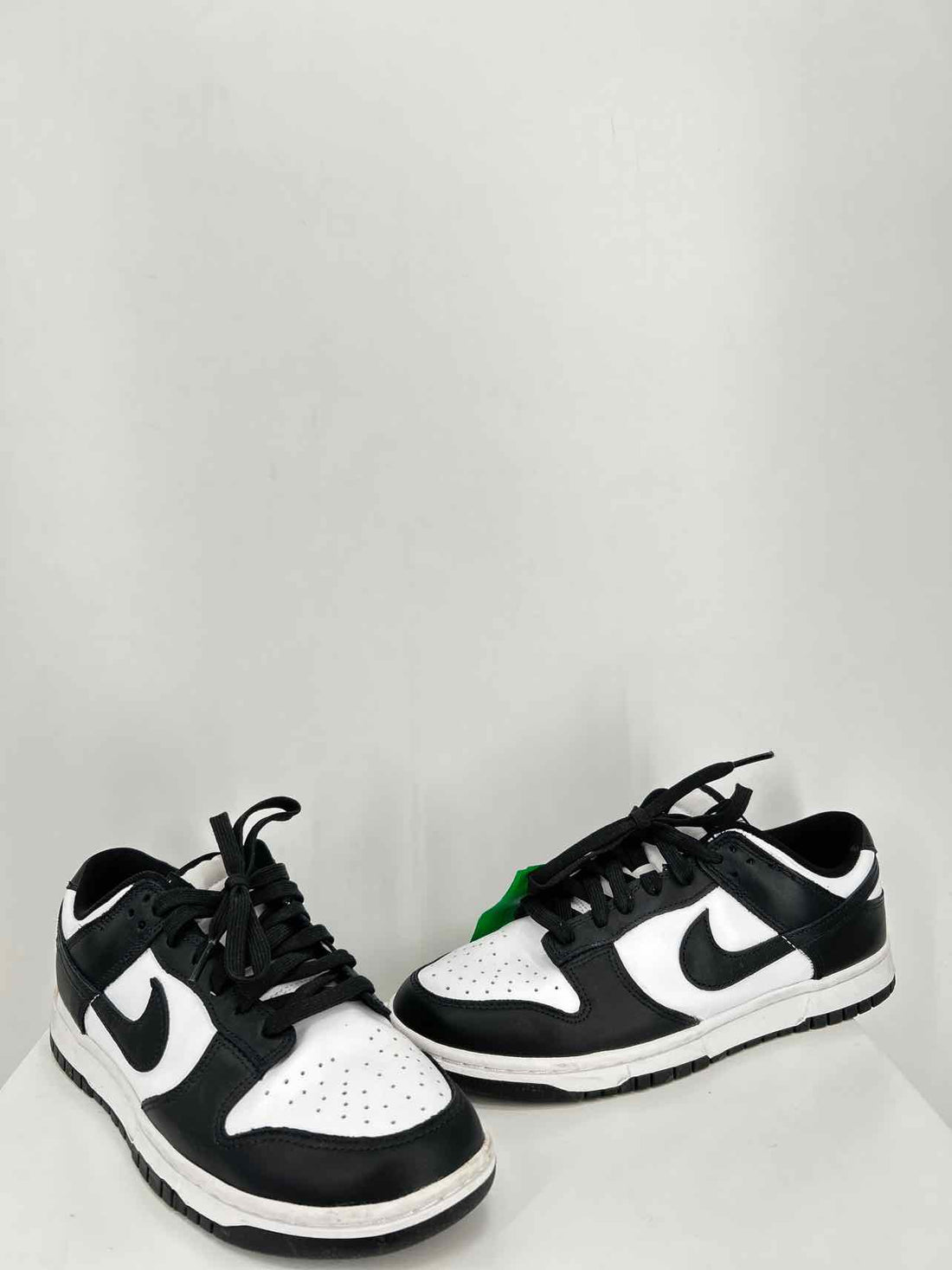 Nike Women Size 8.5 White & Black Sneakers