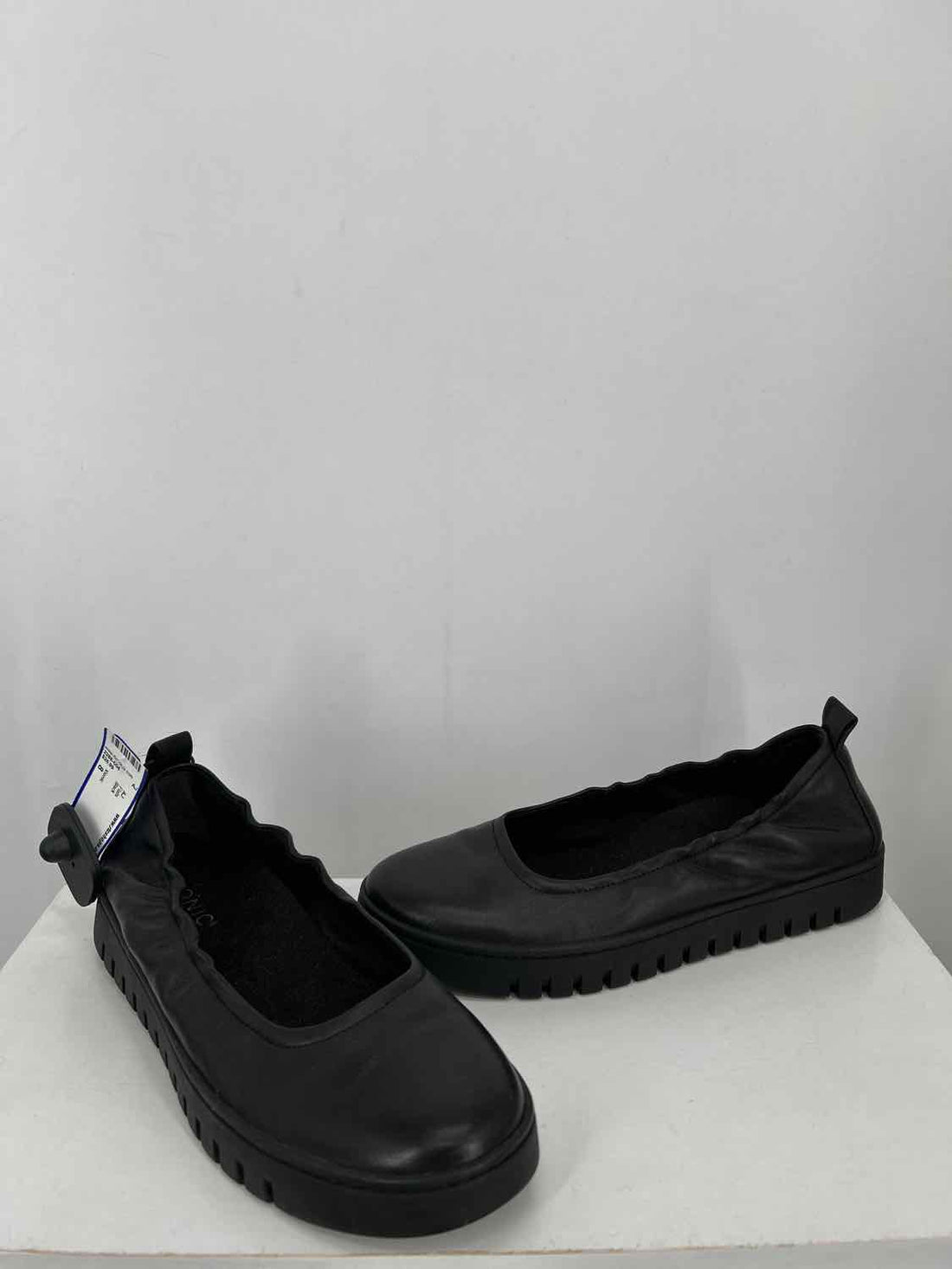 Vionic Women Size 8 Black Flats