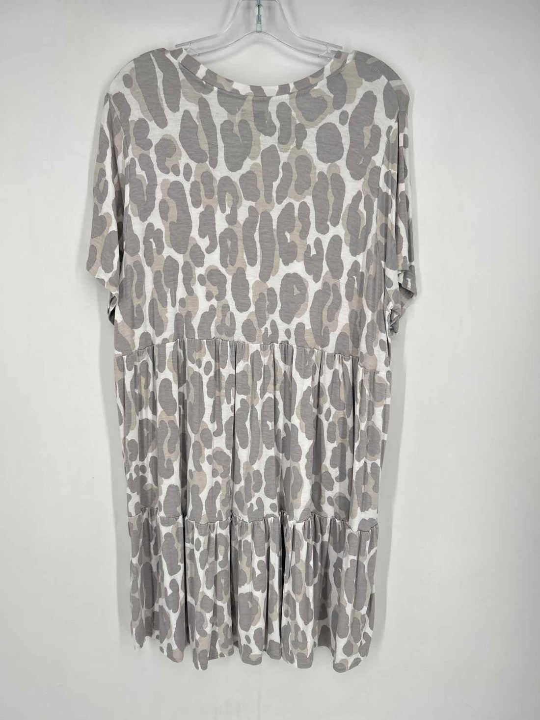 Mudpie Size L White Leopard Short Sleeve Dress