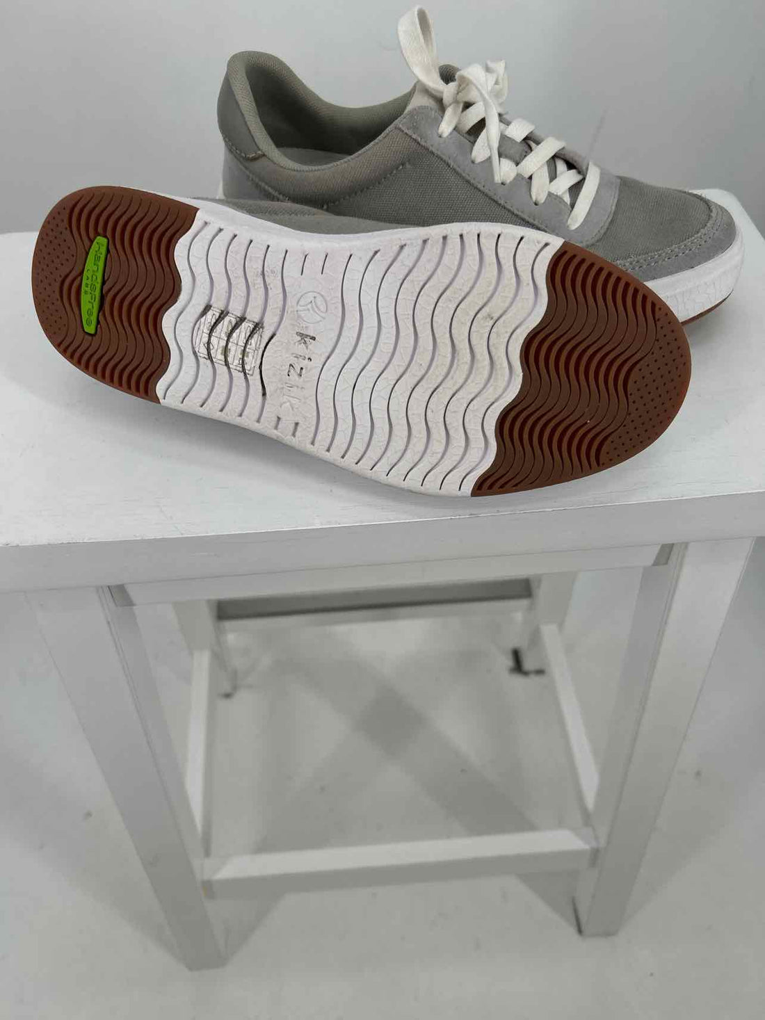 Kizik Women Size 7 Gray Sneakers