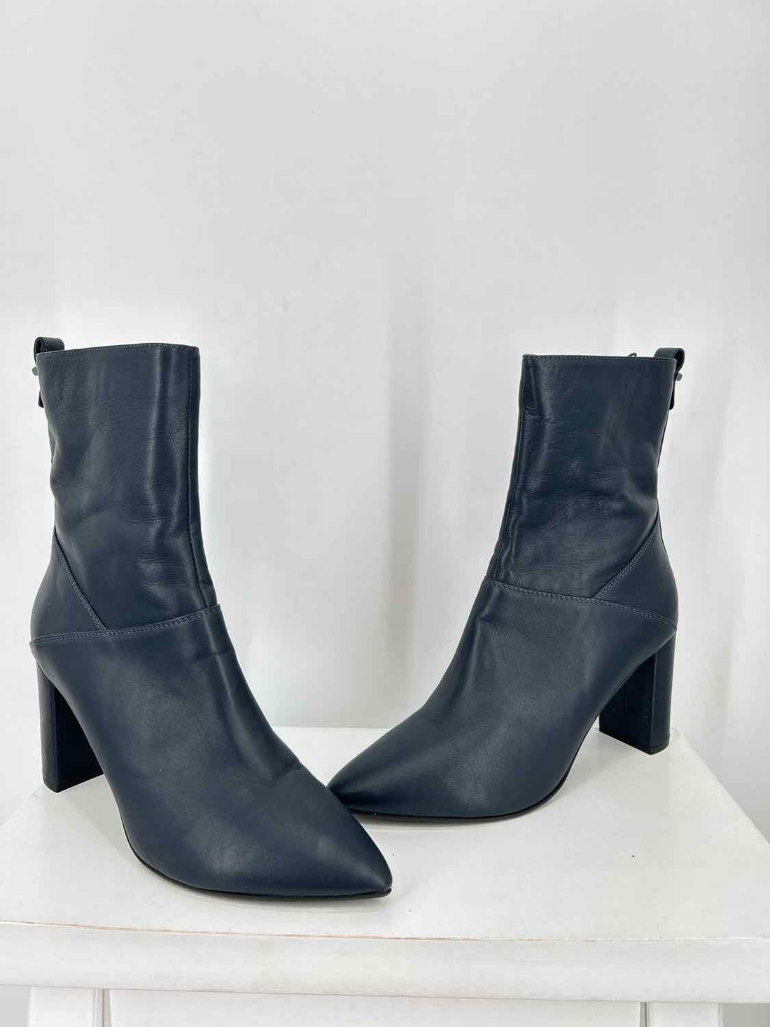Aquatalia Women Size 40 (9-9.5) Navy Genuine Leather Ankle Boot
