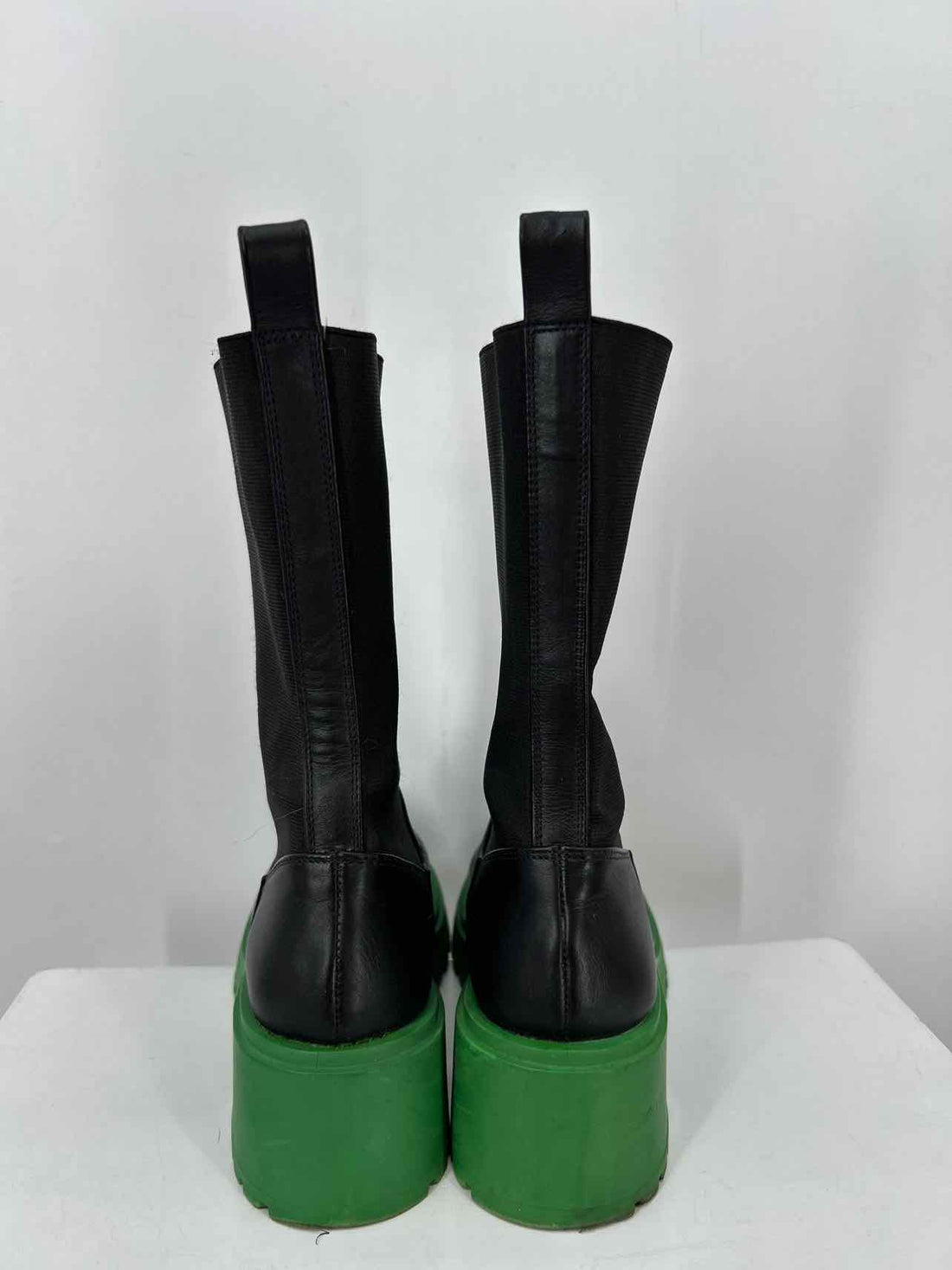 Steve Madden Women Size 9 Black & Green Chelsea Boot