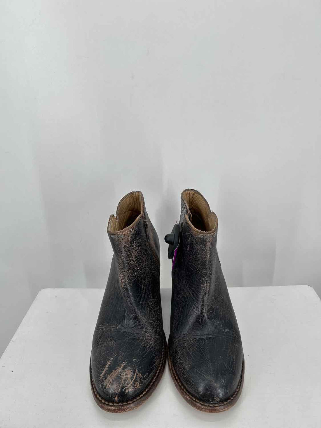 Bedstu Women Size 7 Distressed Brown Leather Ankle Boot