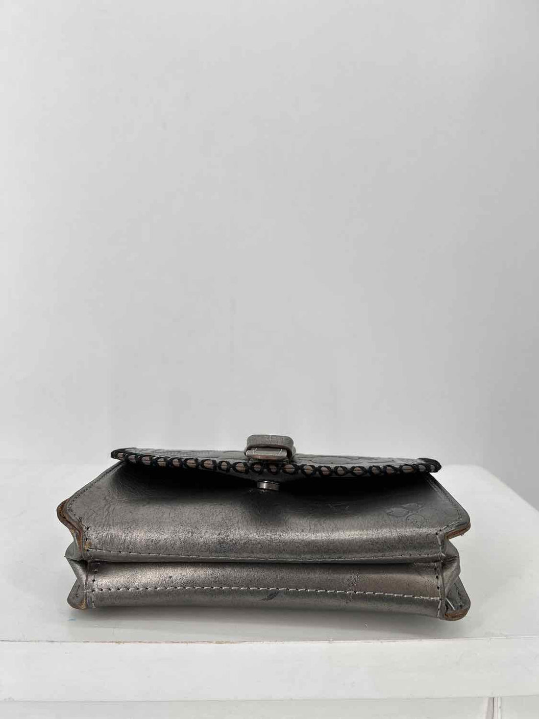 Patricia Nash Pewter Genuine Leather Pre Owned Crossbody