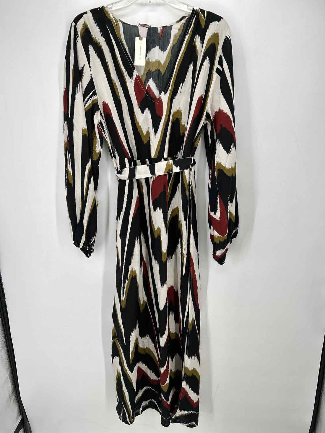 Celandine Size M neutral black green & red print NWT Dress