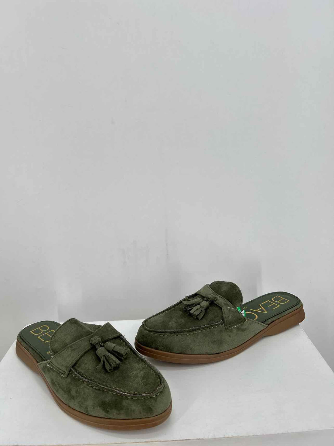 Beach by Matisse Women Size 9 Olive Mules