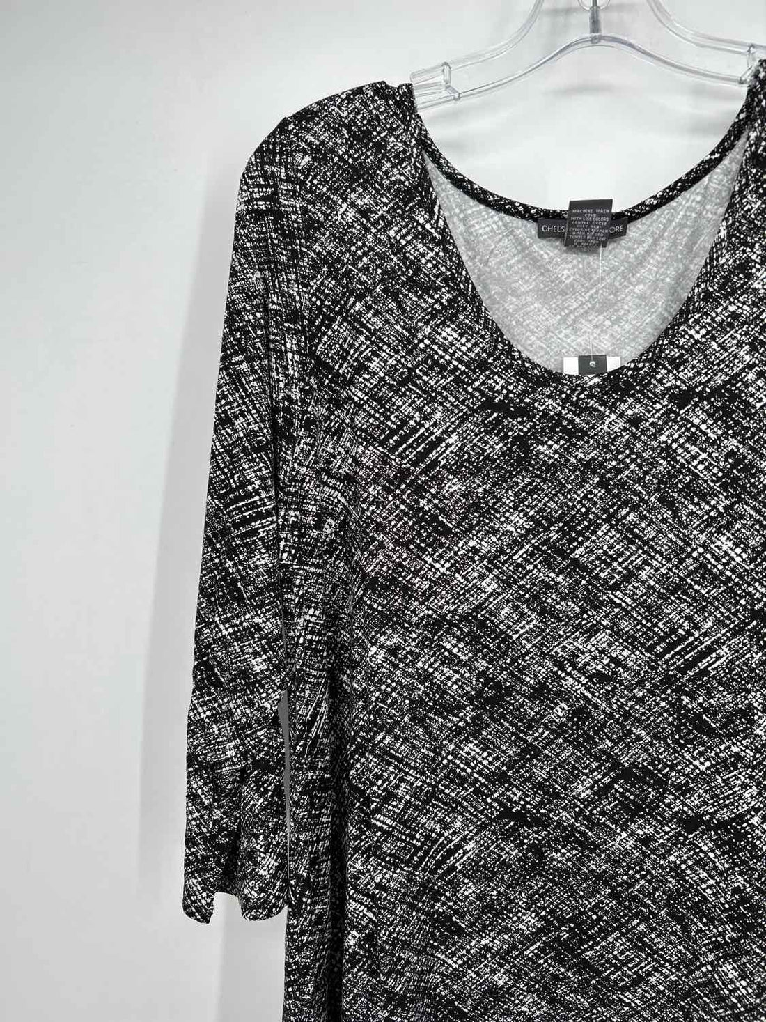 Chelsea & Theodore Size L Black & White NWT Long Sleeve