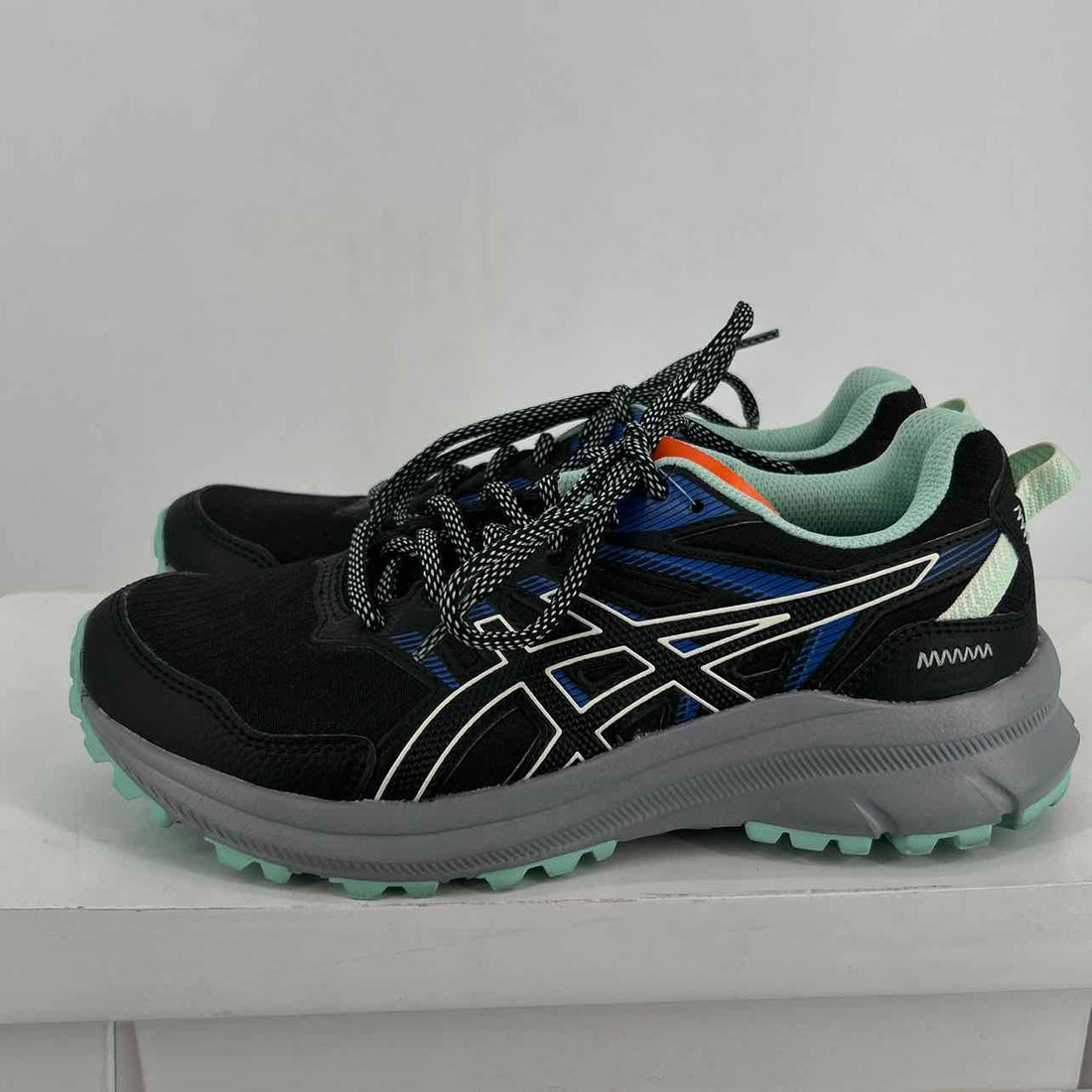 Asics Women Size 7.5 Black Sneakers