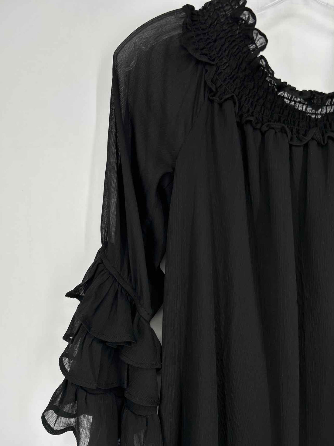 CeCe Size L Black Long Sleeve