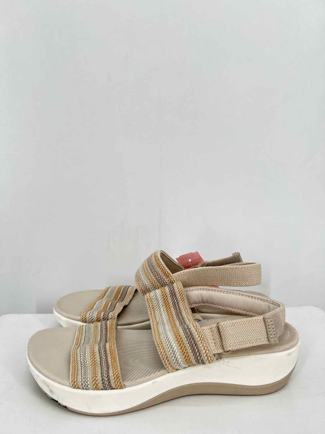 Clarks Women Size 8 Beige striped Sandals