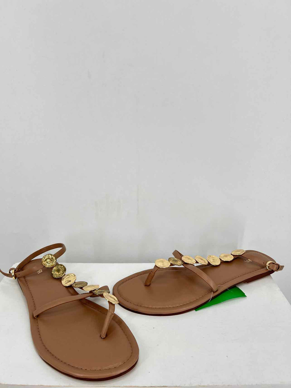 Zara Women Size 40 Beige & Gold Sandals