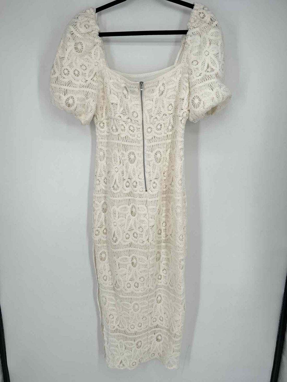 Saylor Size M White Crochet Short Sleeve Dress