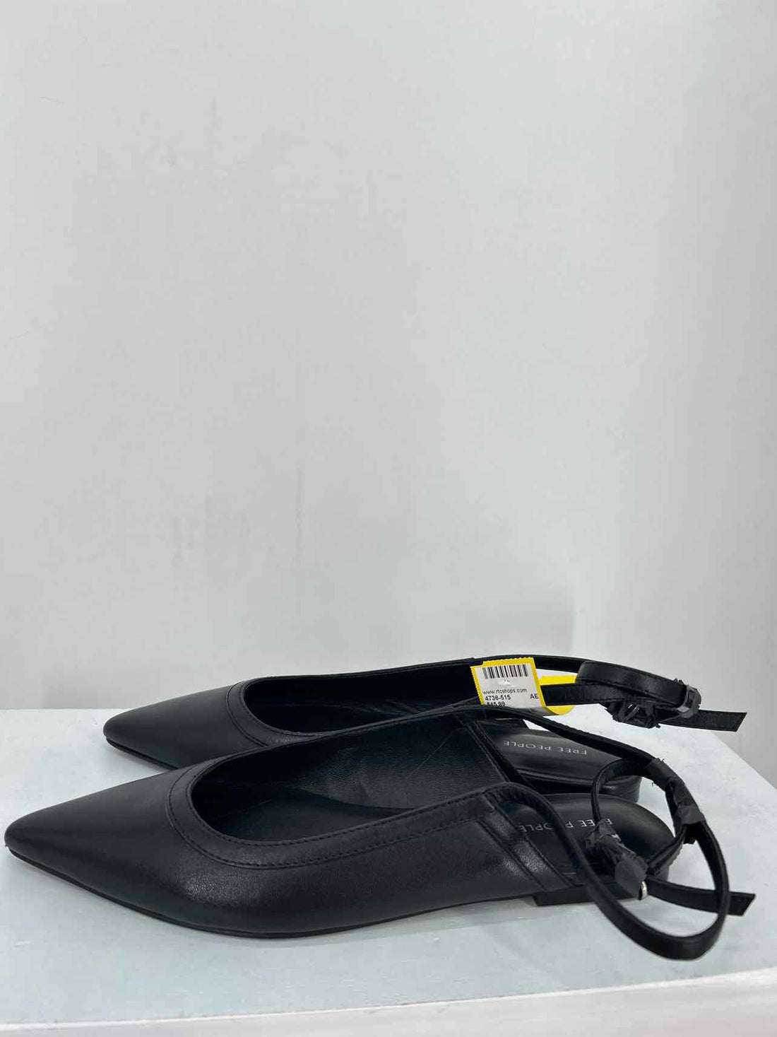 Free People Women Size 7 Black NWT Genuine Leather Flats