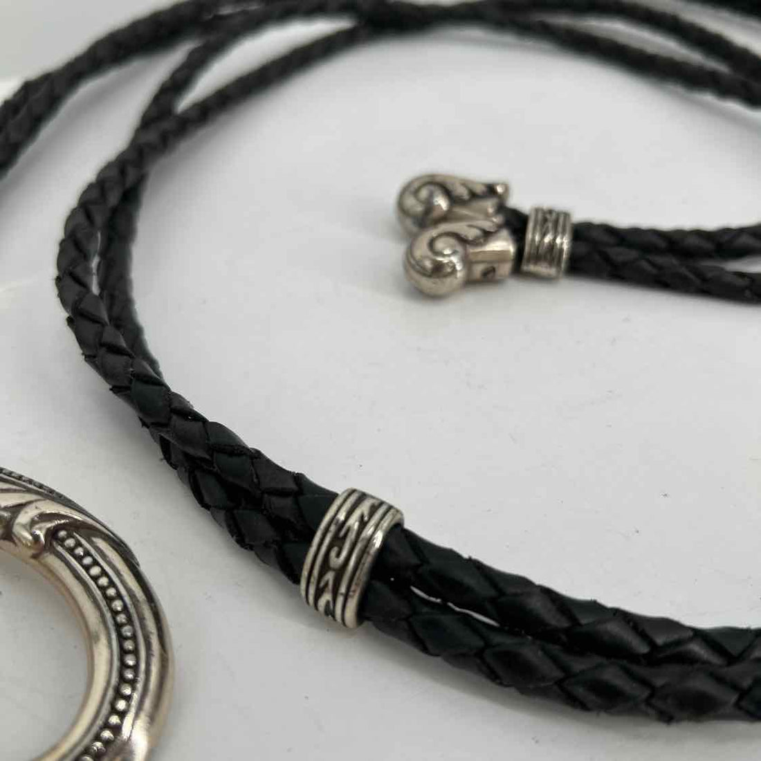 No Brand Name Size No Size Black & Silver Belts