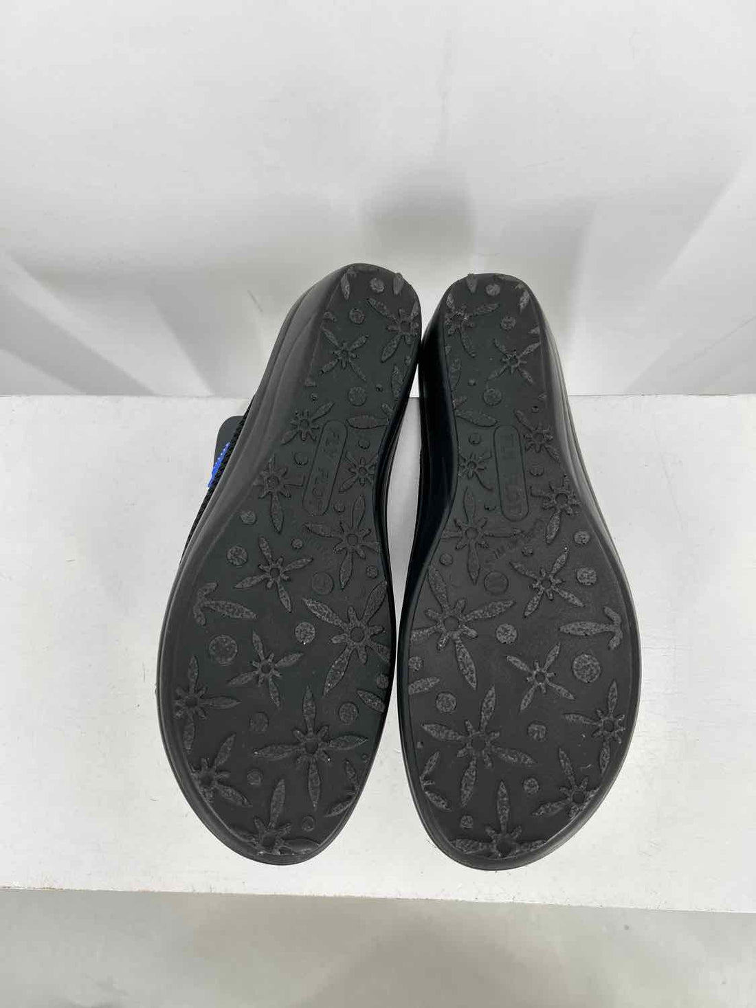 Fly Flot Women Size 38 (7.5-8) Black Slides
