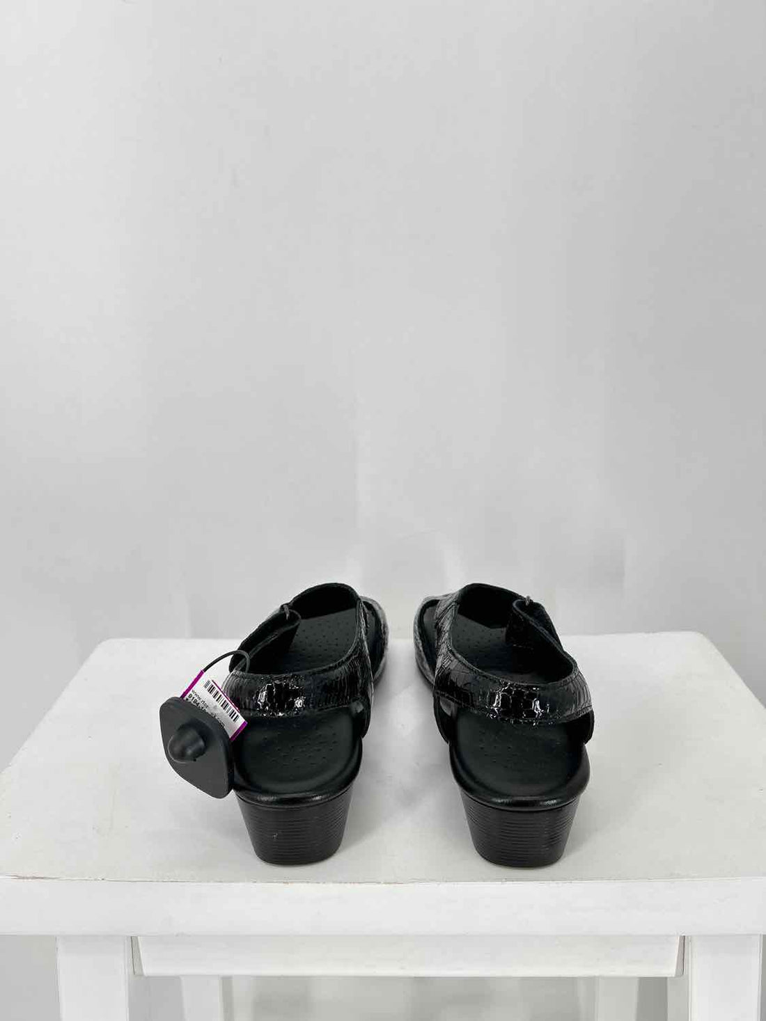 SAS Women Size 9.5 Black Sandals