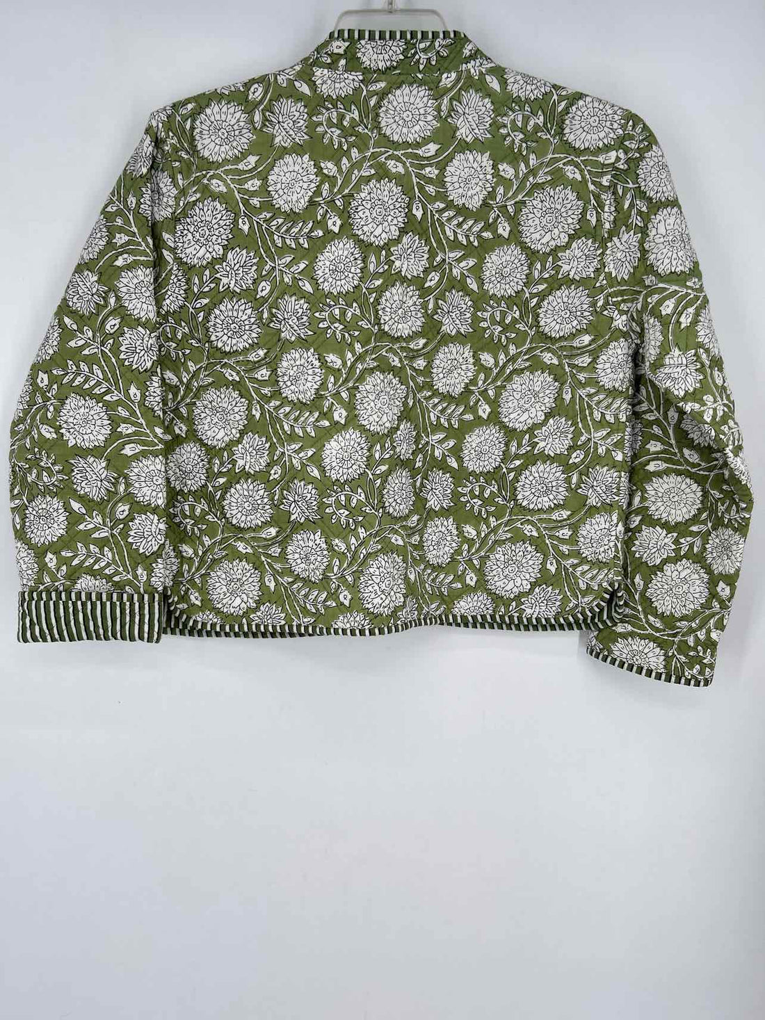 Temple of Treasures Size M Green & White Print Quilted Jacket