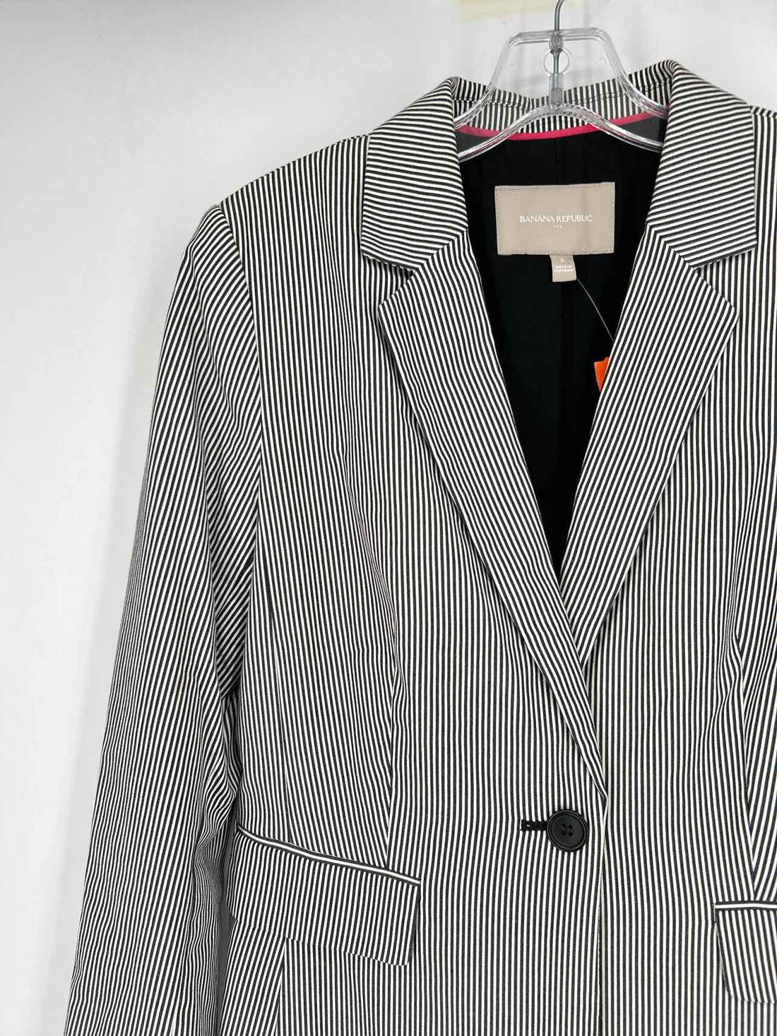 Banana Republic Size 8 White & grey striped Blazer