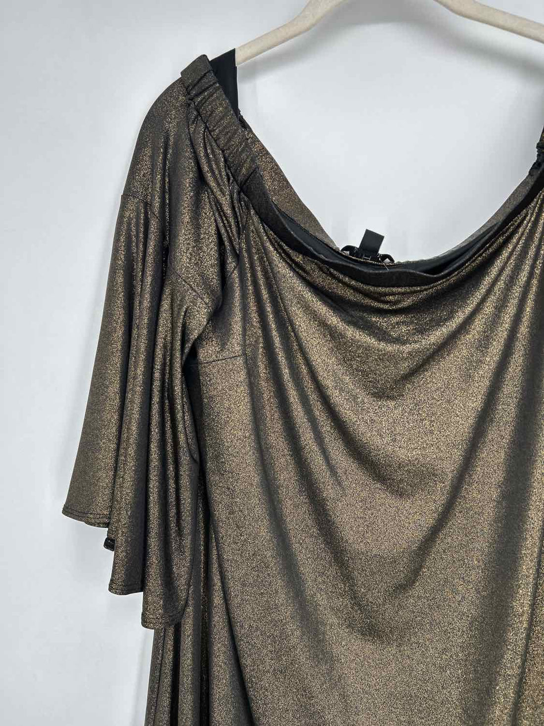 Halston 12 Black & Gold Long Sleeve Holiday