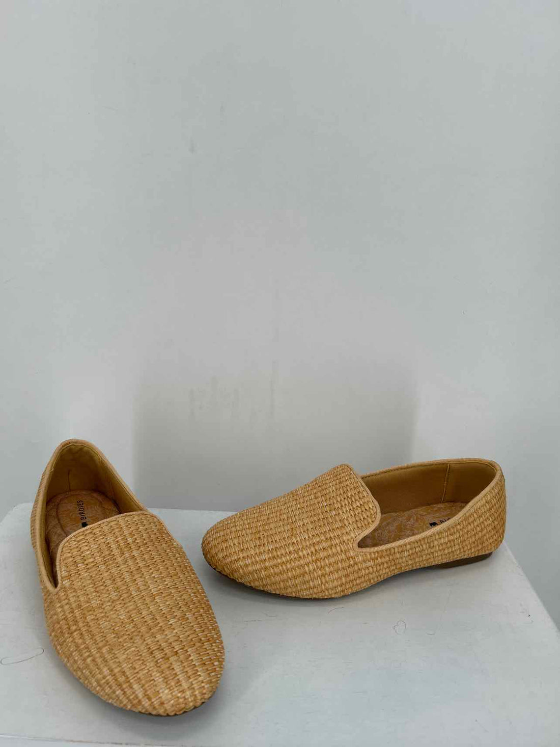 Birdies Women Size 6.5 Natural Raffia Flats
