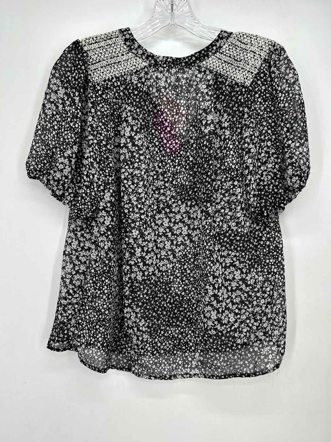 Blu Pepper Size L Black & White Floral NWT Short Sleeve