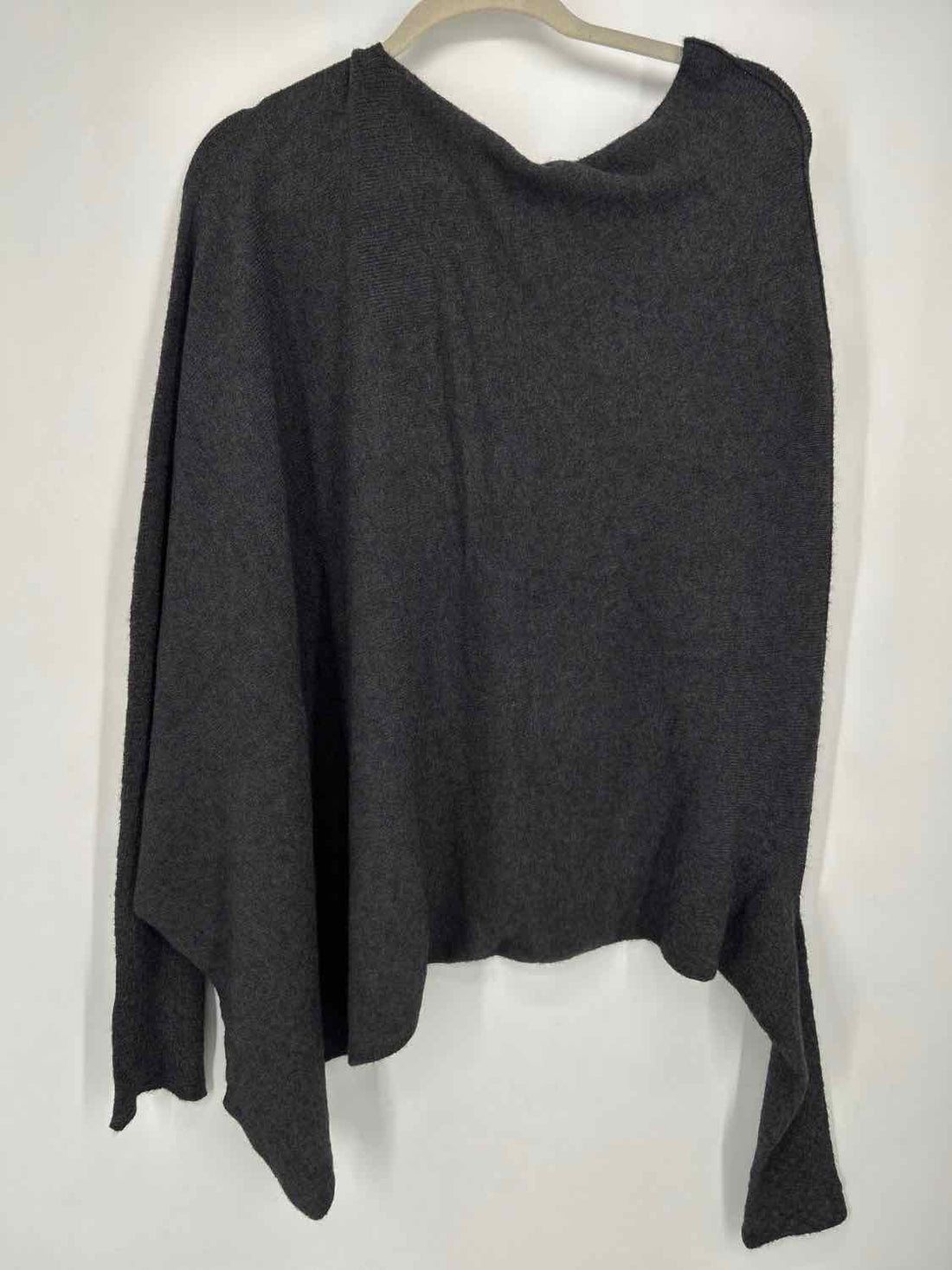 Jaki London Size M Gray Sweater