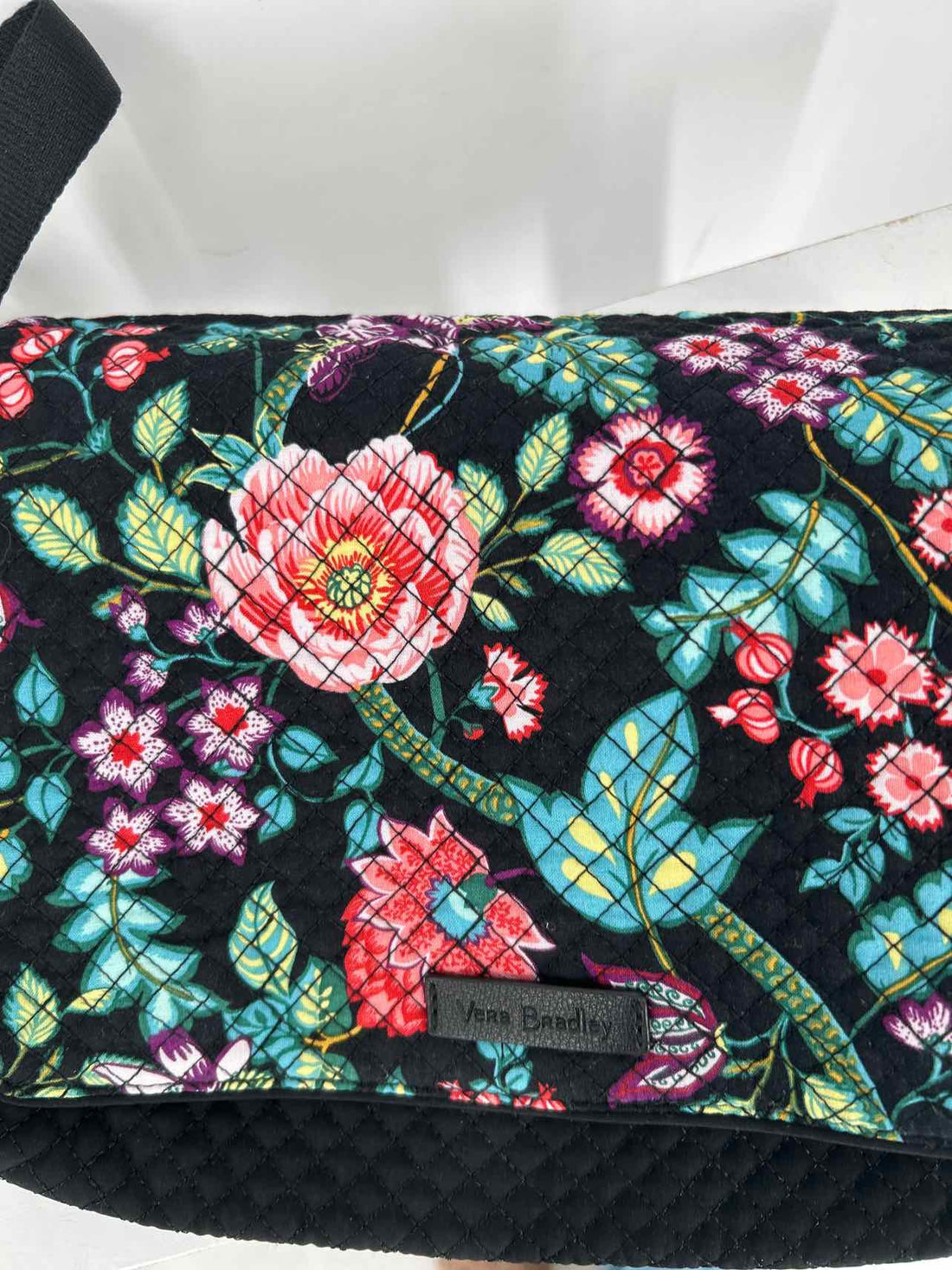 Vera Bradley Black Quilted Pre Owned Crossbody