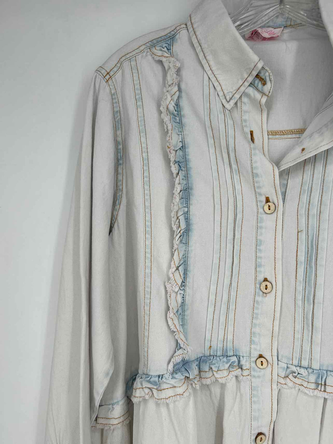 Pink Lilly Size S Chambray Long Sleeve
