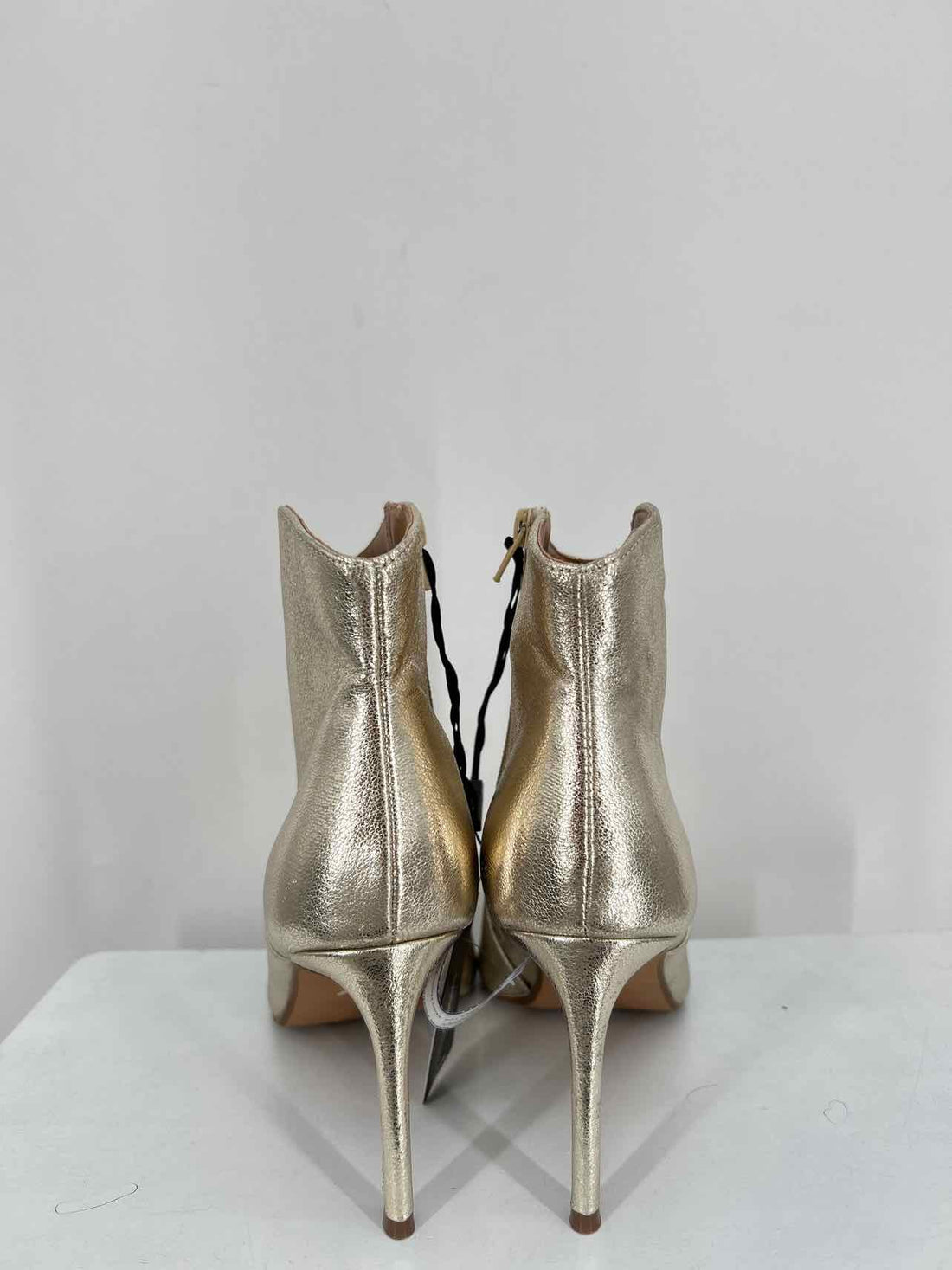 Express Women Size 9 Gold NWT Ankle Boot