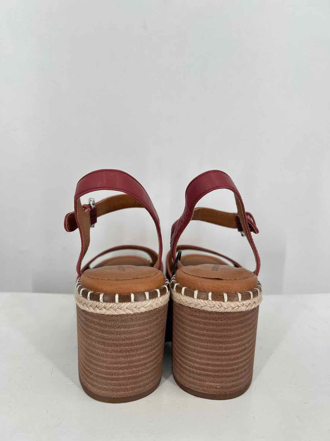 Lucky Brand Women Size 9 Dusty Pink Sandals