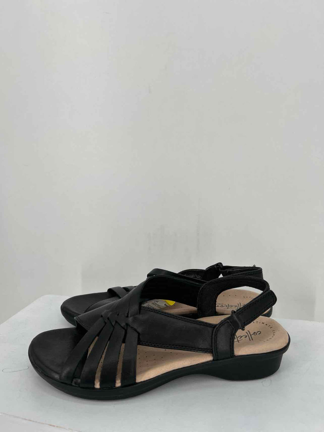 Clarks Women Size 7.5 Black Leather Sandals