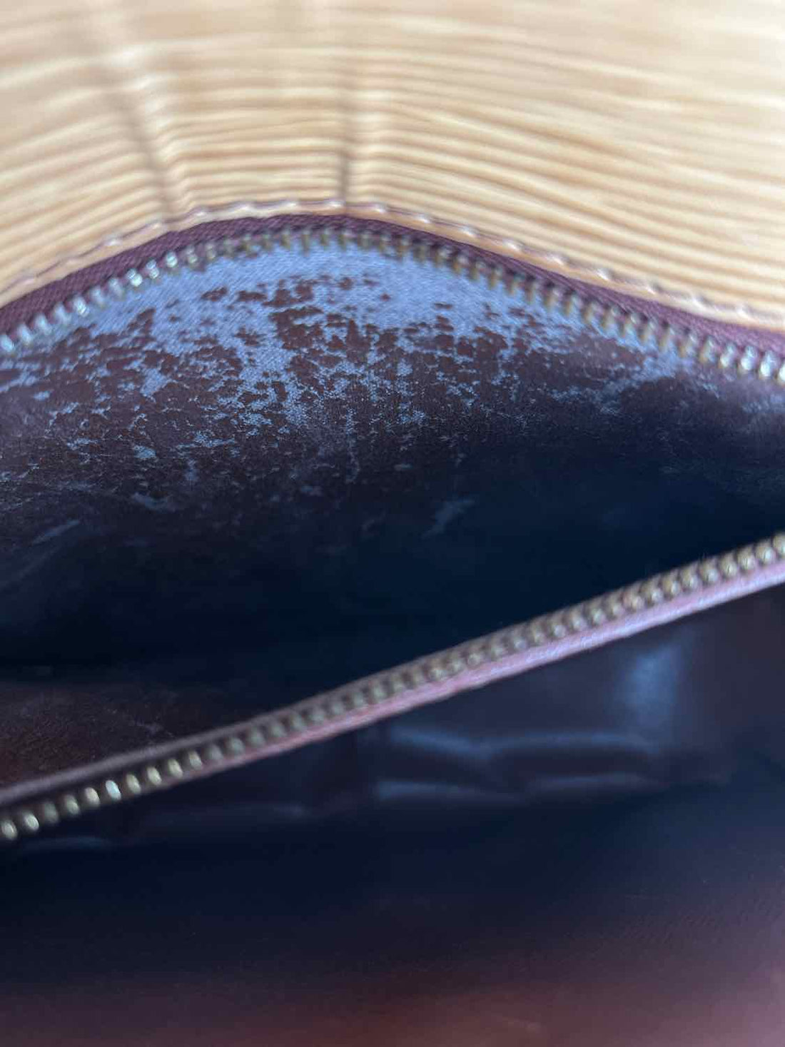 Louis Vuitton Tan Epi Leather LUXURY