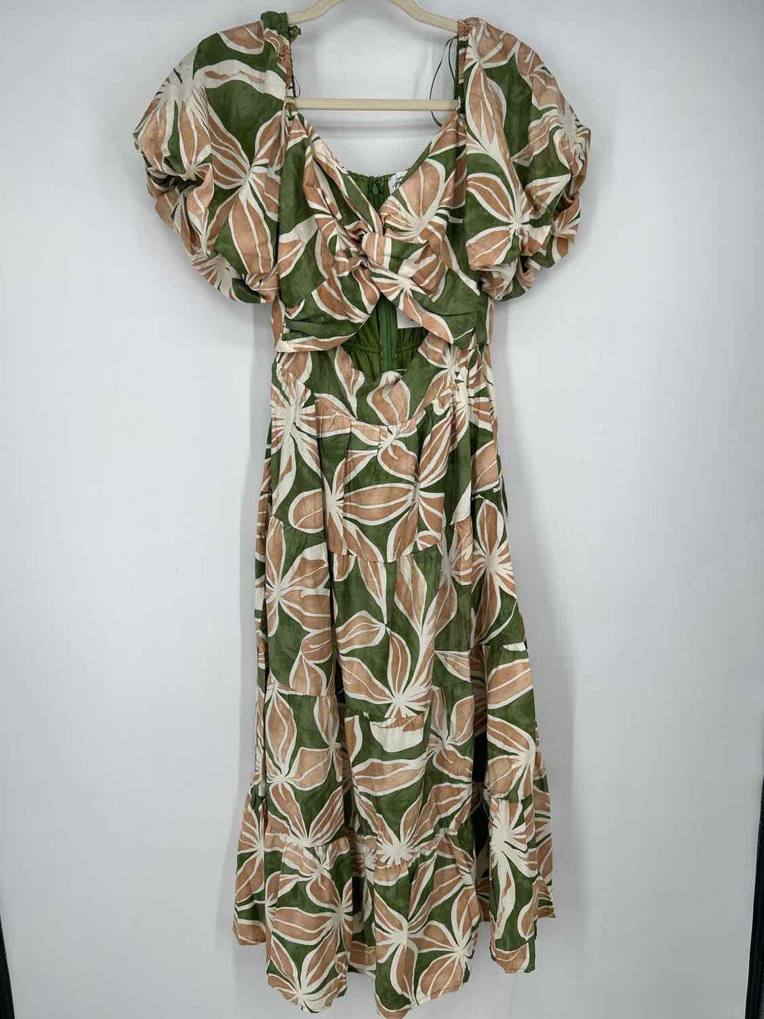 New In Size M Green & beige NWT Maxi