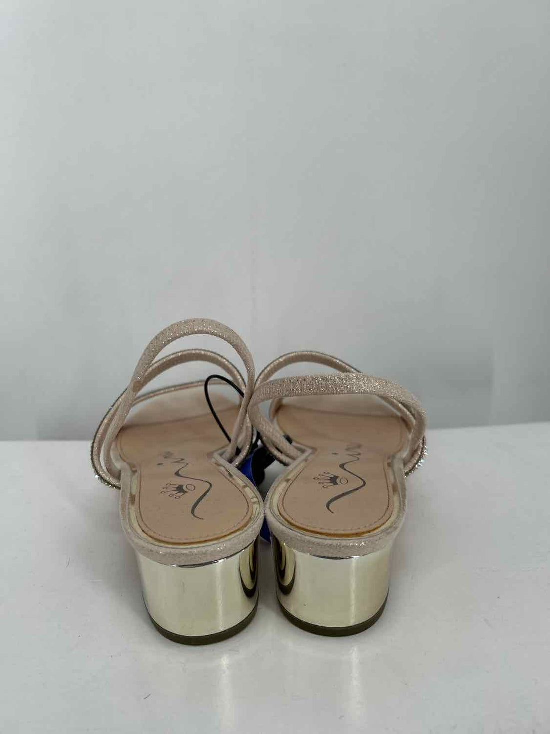 Nina Women Size 8 Gold Pre Owned Rhinestone Sandals