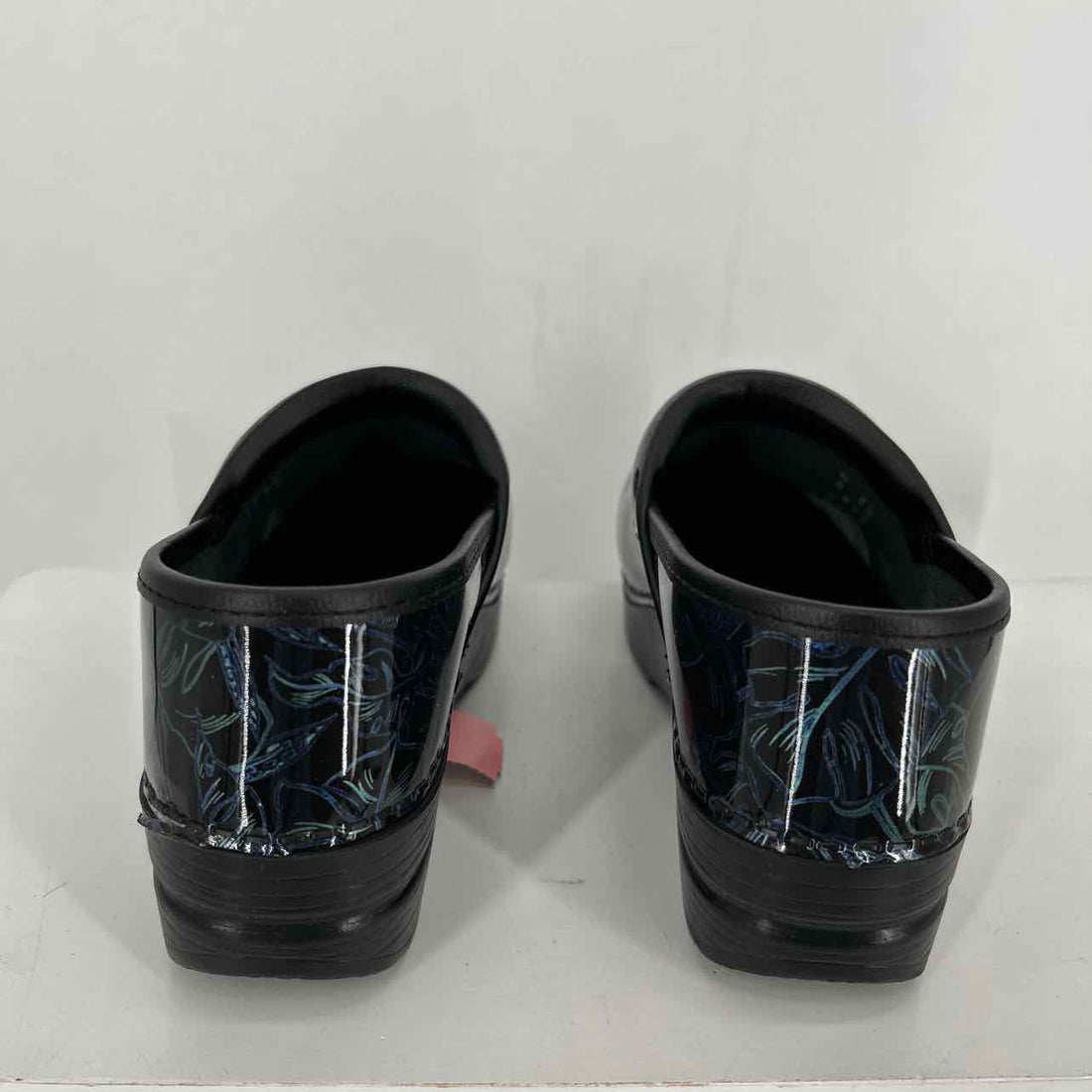 Dansko Women Size 36 (5.5-6) Black Print New Clogs