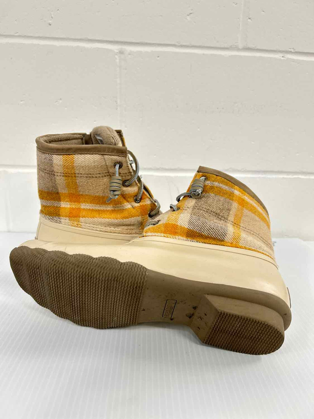 Sperry Saltwater Women Size 10 Tan Plaid Duck Boot