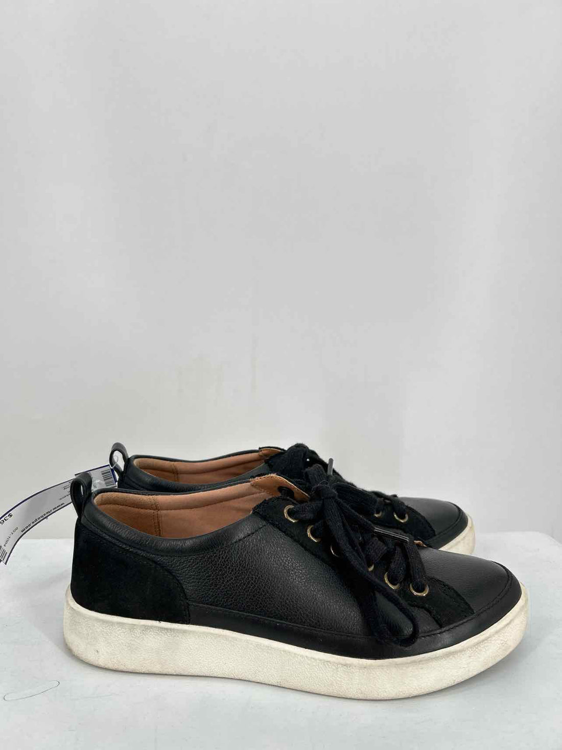 Vionic Women Size 6 Black Sneakers