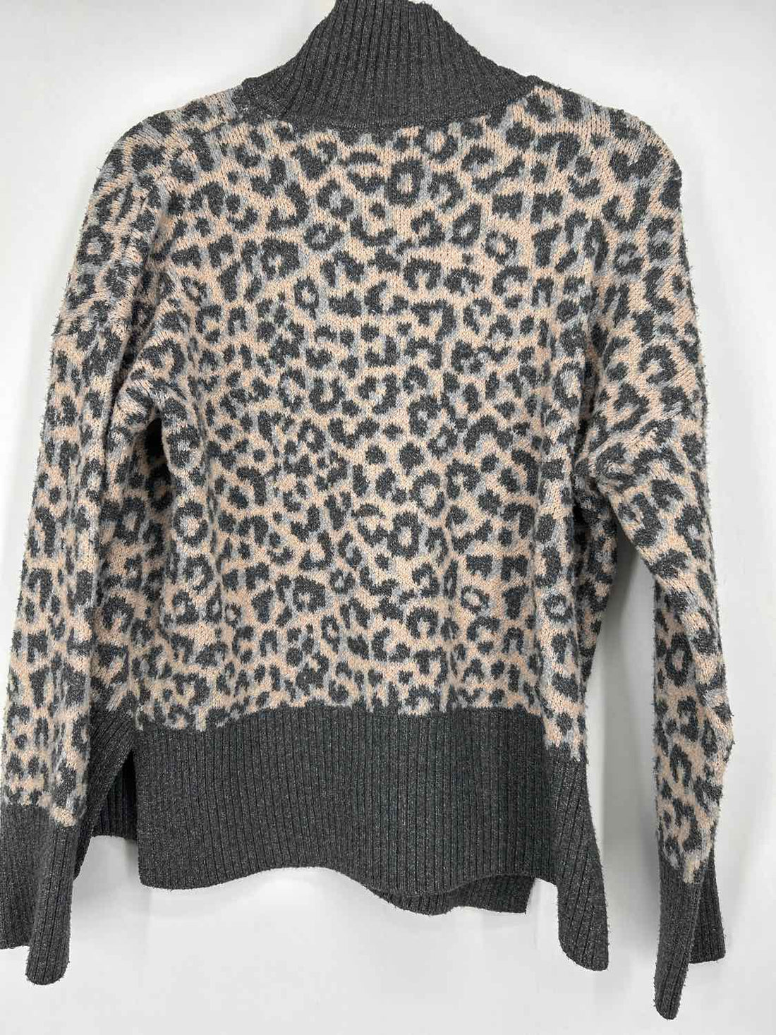 Marled Size M Gray Leopard Sweater