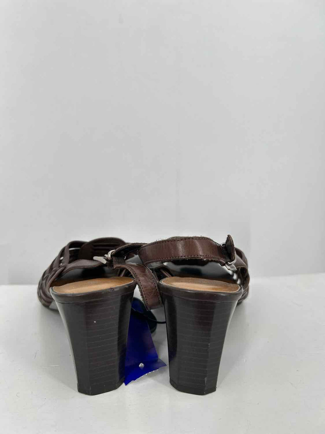 Naturalizer Women Size 8.5 Brown Sandals
