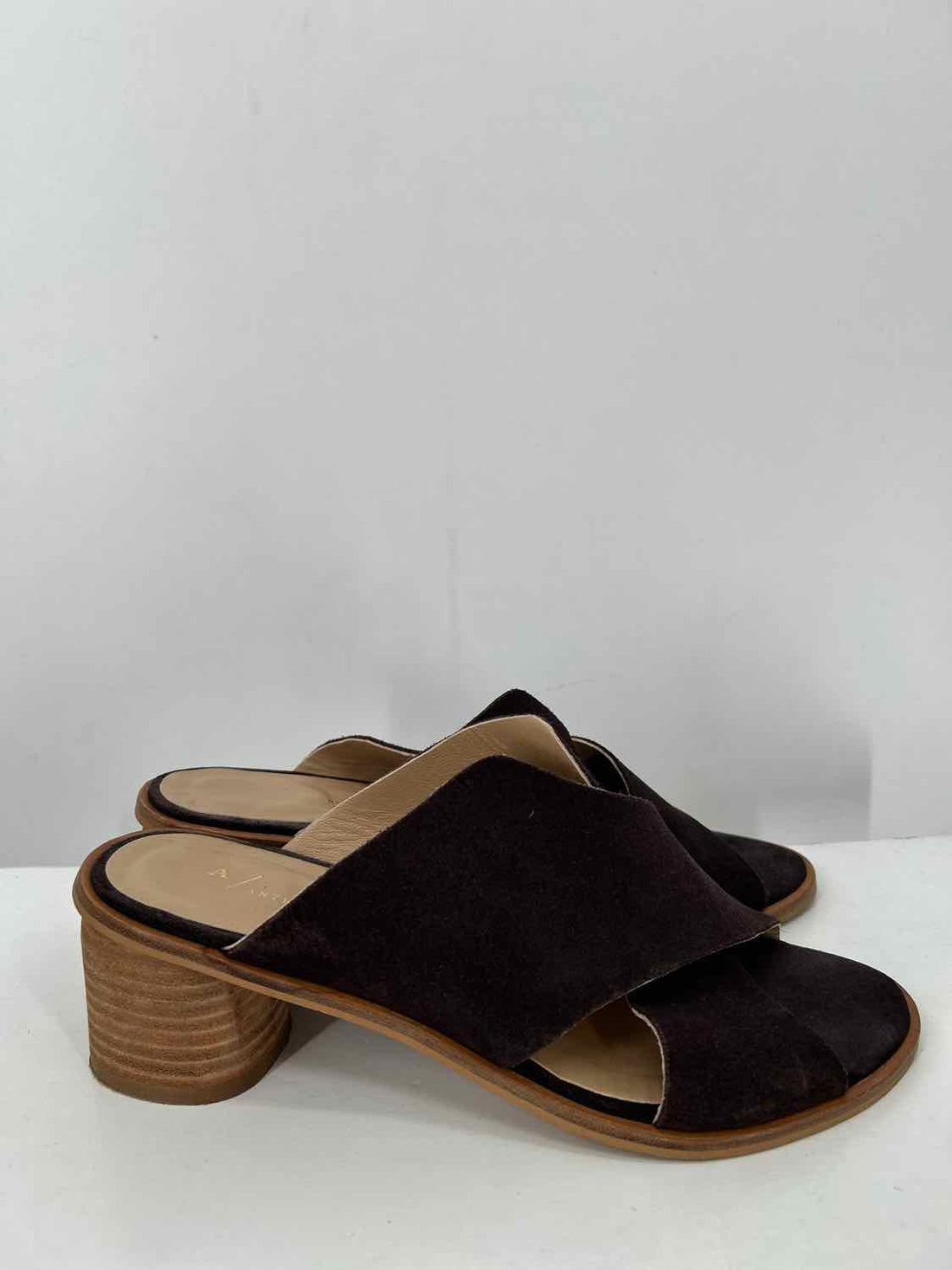 Anthropologie Women Size 38 Dark Brown Sandals