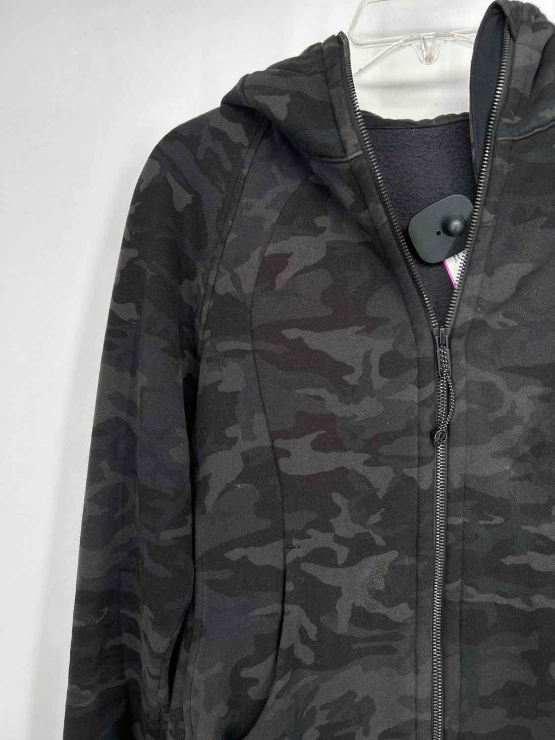 Lululemon Size 8 Black Camo Active Jacket