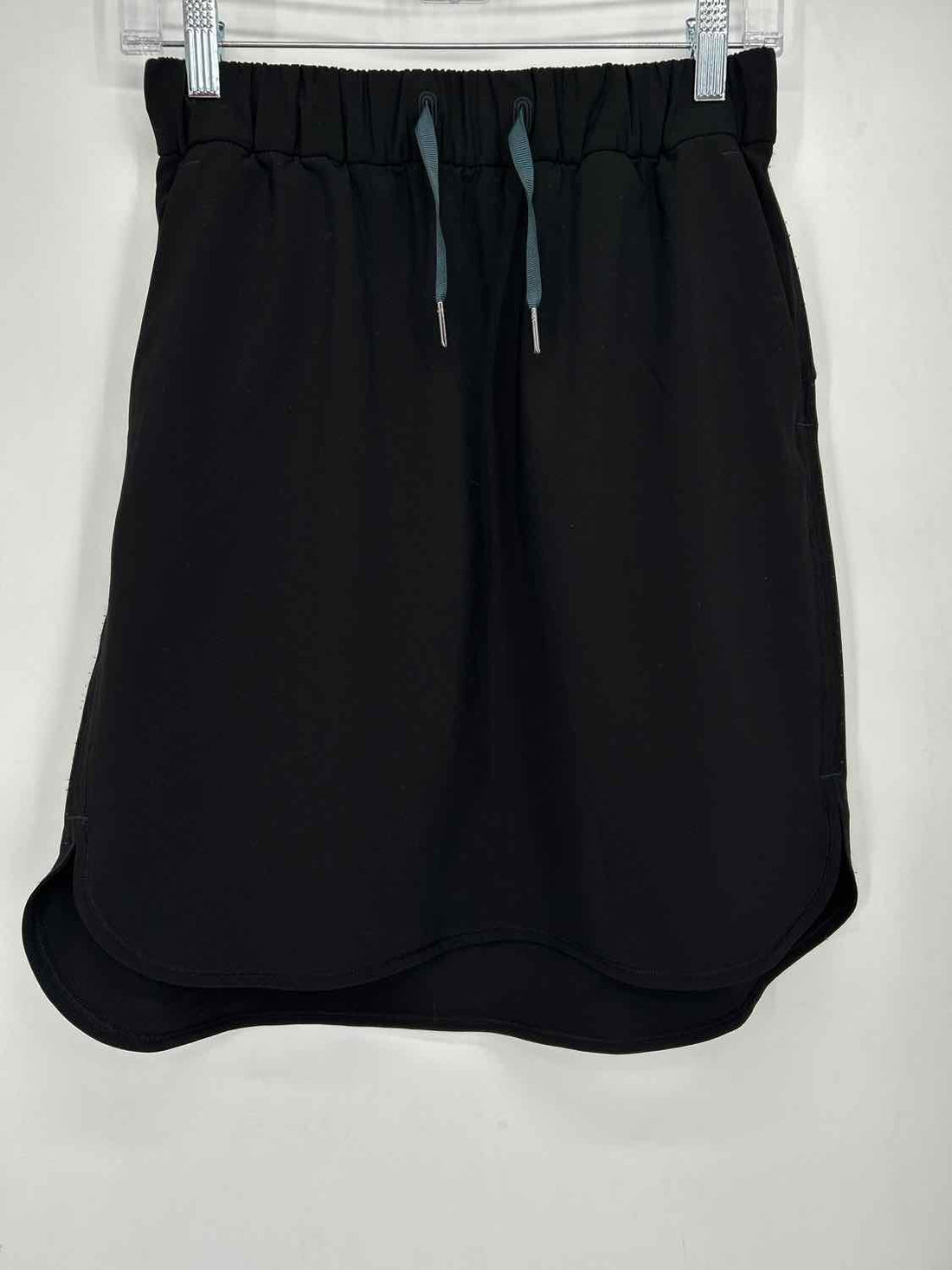 Lululemon Size 6 Black Active Skorts