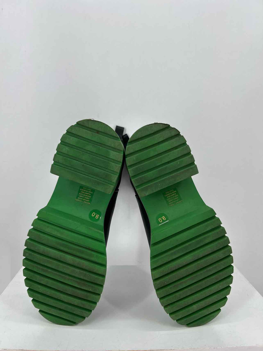 Steve Madden Women Size 9 Black & Green Chelsea Boot