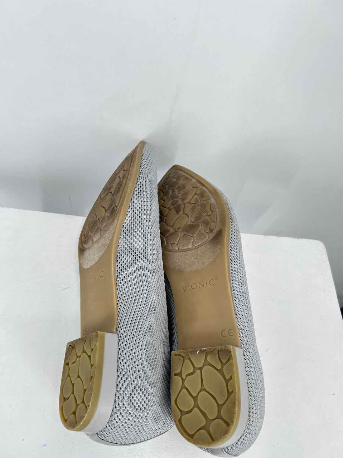 Vionic Women Size 10 Gray Knit Flats