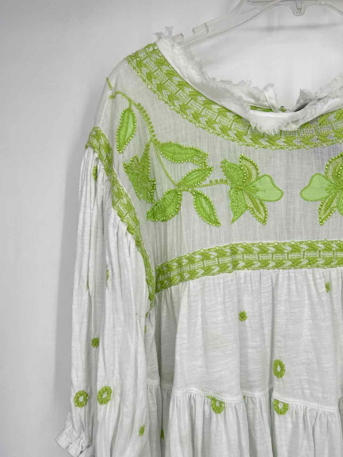 Free People Size XS White & Green Long Sleeve