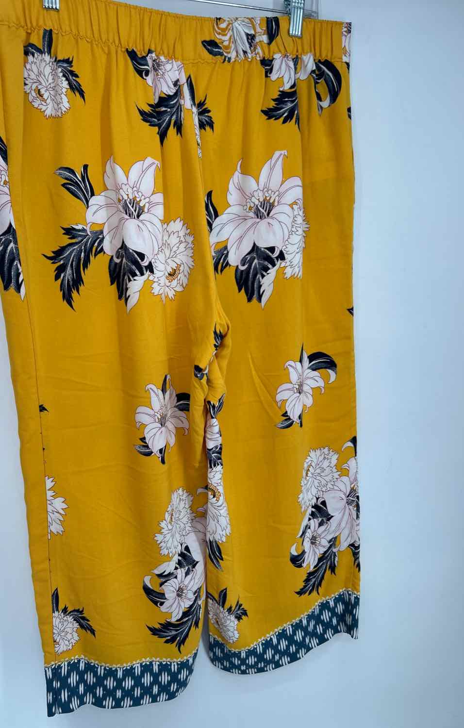 Loft Size LP Yellow Print Pants